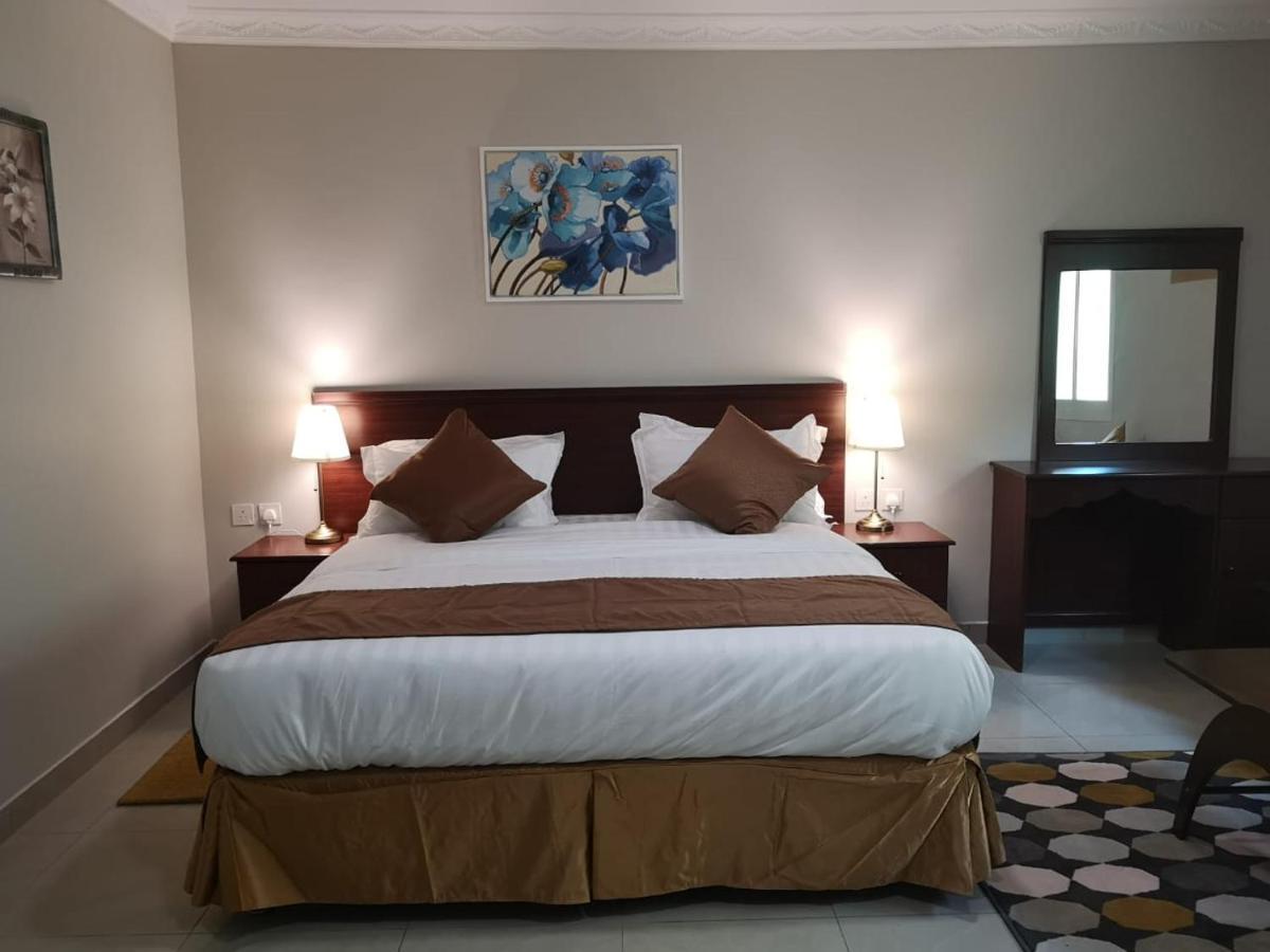 Nozol Al Toot Furnished Units Aparthotel Riaad Buitenkant foto